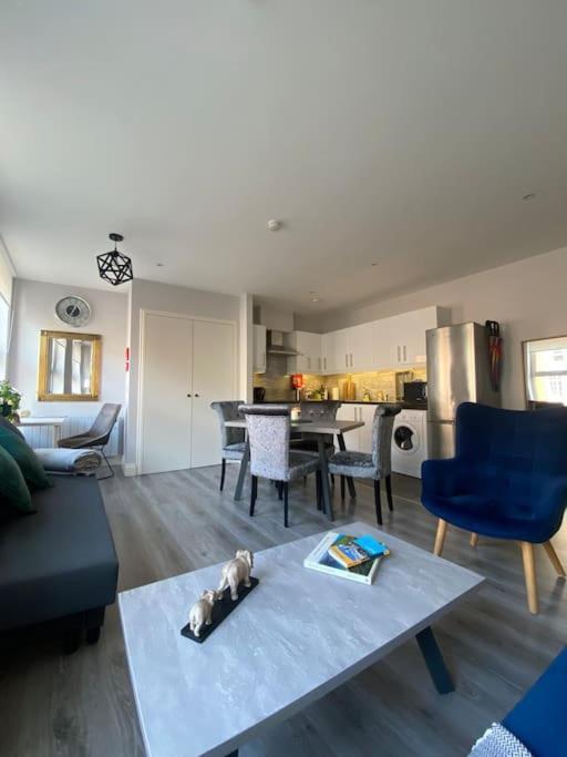 Cosy And Central Abbey Street Apt Dublin Bagian luar foto